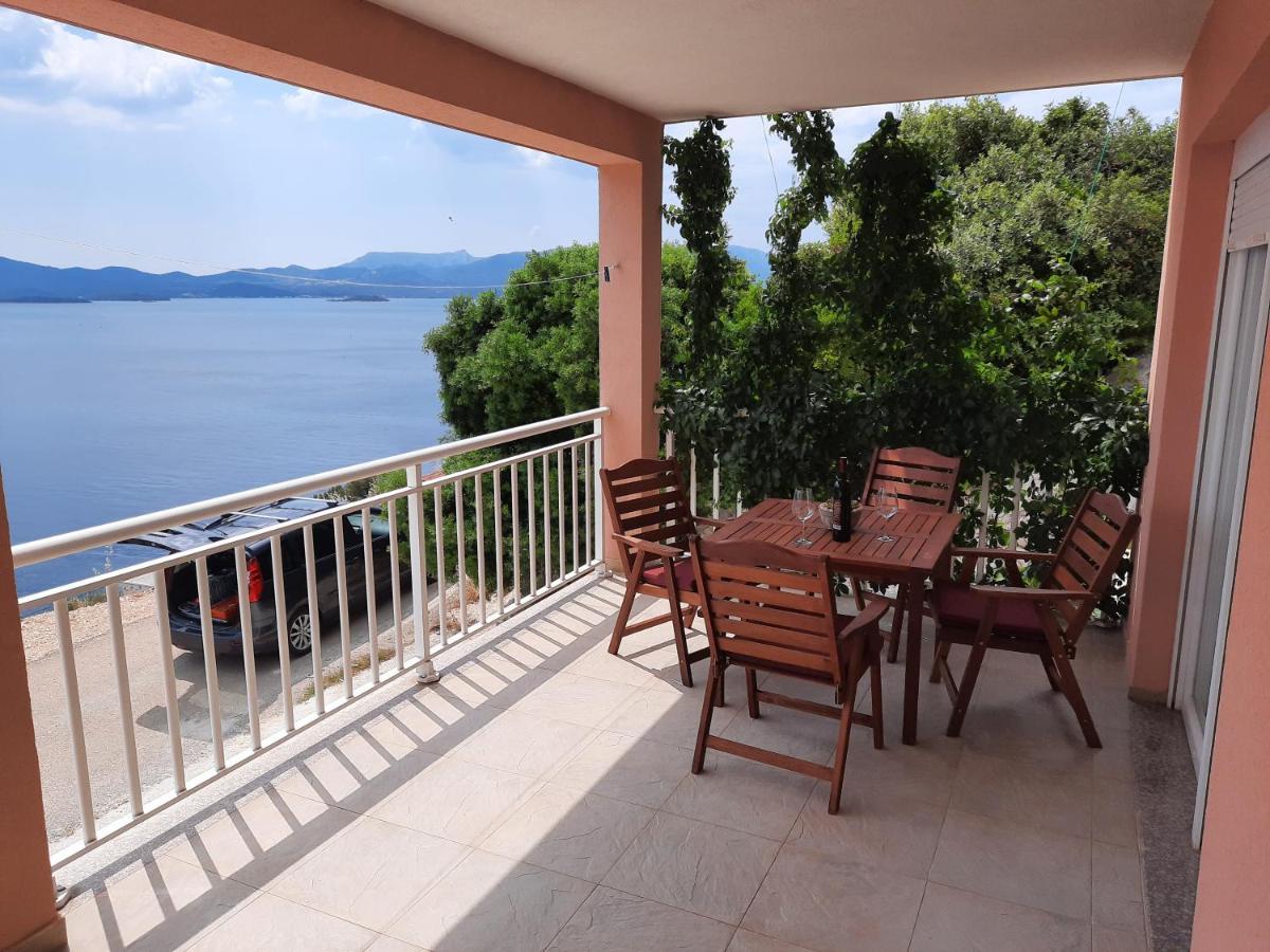 Bella Vista Apartment Komarna Luaran gambar