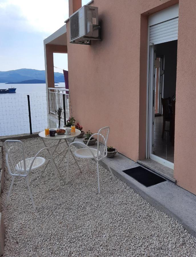 Bella Vista Apartment Komarna Luaran gambar