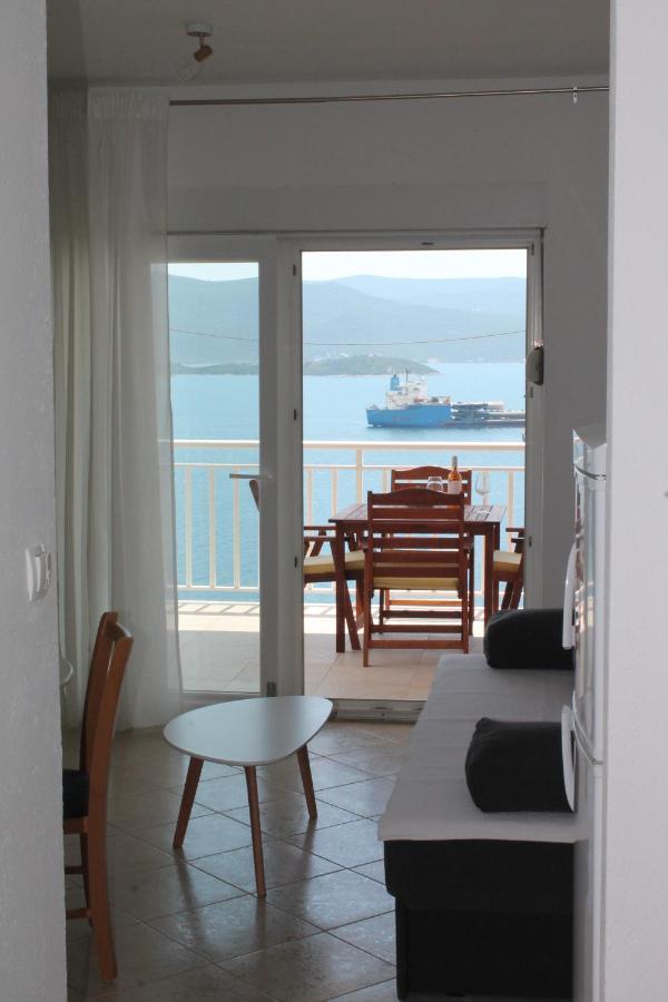 Bella Vista Apartment Komarna Luaran gambar