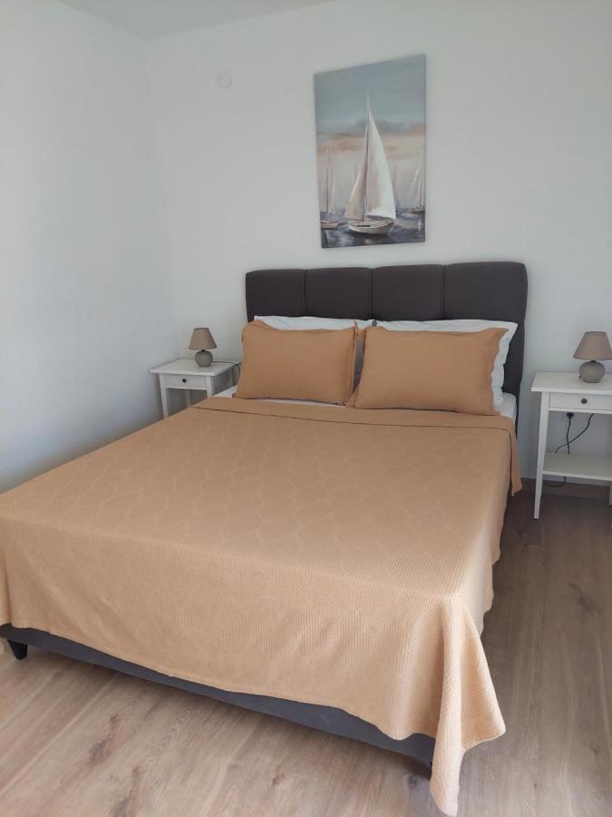Bella Vista Apartment Komarna Luaran gambar